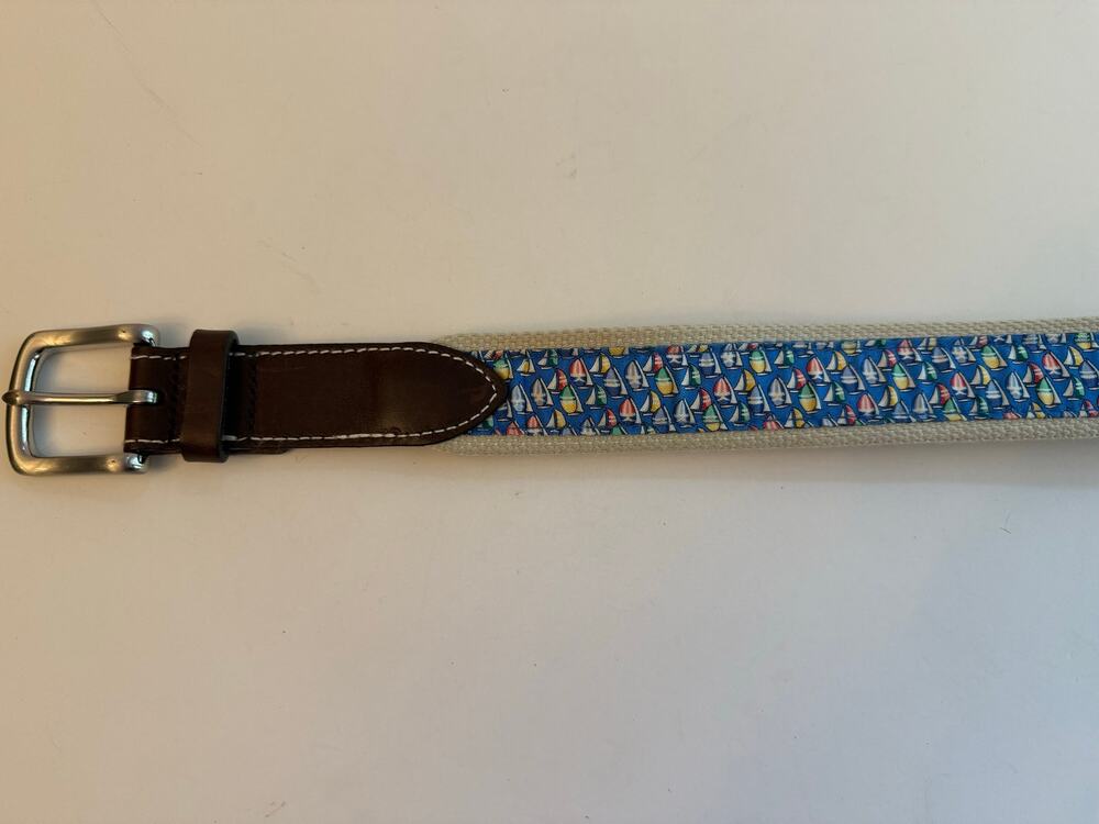 Vineyard Vines Canvas Club Belt Men’s Size 44 Blue Sailboats Silk Leather Preppy